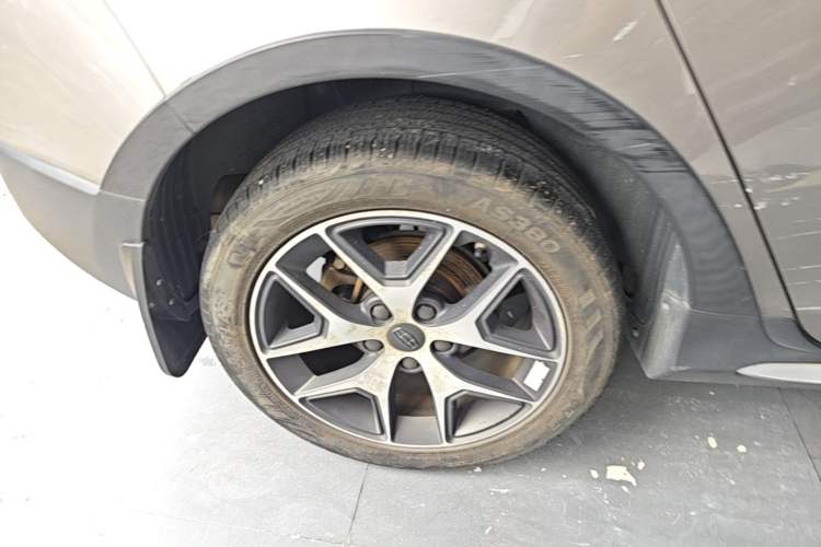 Used Geely Auto Vision S1 2019 Upgraded Model 1.5L CVT Luxury Version Right Rear Wheel Hub