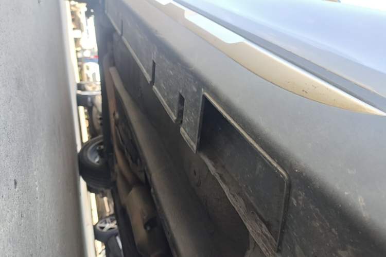 Used Geely Auto Vision S1 2019 Upgraded Model 1.5L CVT Luxury Version Right Side Sill