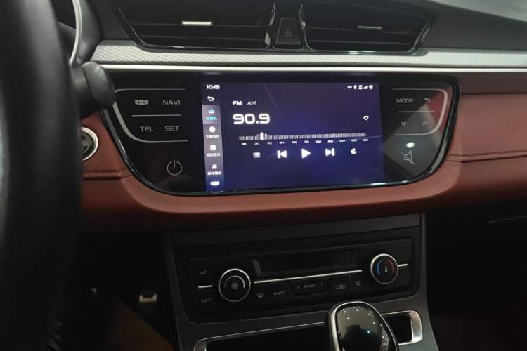 Used Geely Auto Vision S1 2019 Upgraded Model 1.5L CVT Luxury Version Audio And AC Panel