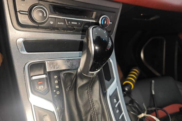Used Geely Auto Vision S1 2019 Upgraded Model 1.5L CVT Luxury Version Gear Lever