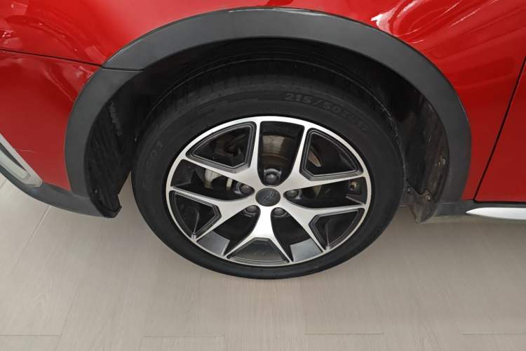 Used Geely Auto Vision S1 2019 Upgraded Model 1.5L CVT Luxury Version Left Front Wheel Hub