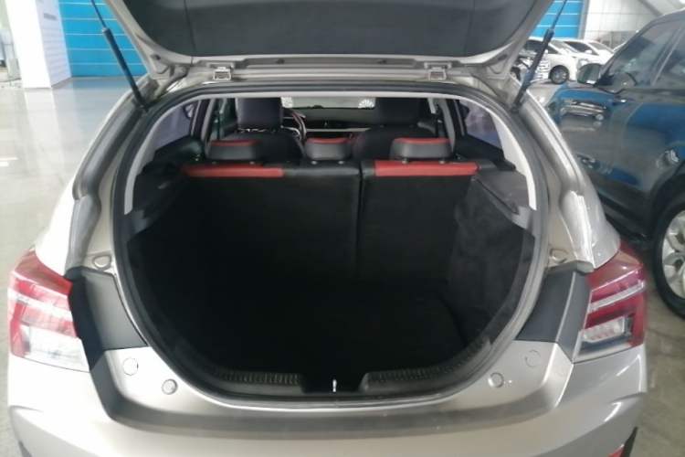 Used Geely Auto Vision S1 2019 Upgraded Model 1.5L CVT Luxury Version Trunk