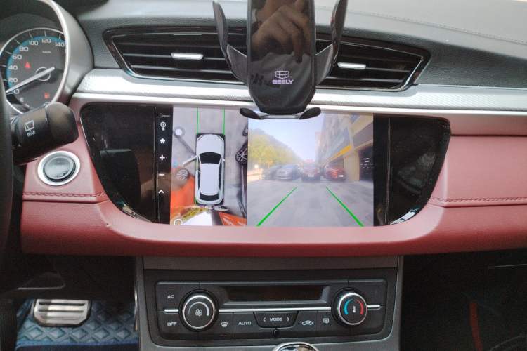 Used Geely Auto Vision S1 2019 Upgraded Model 1.5L CVT Luxury Version Audio And AC Panel