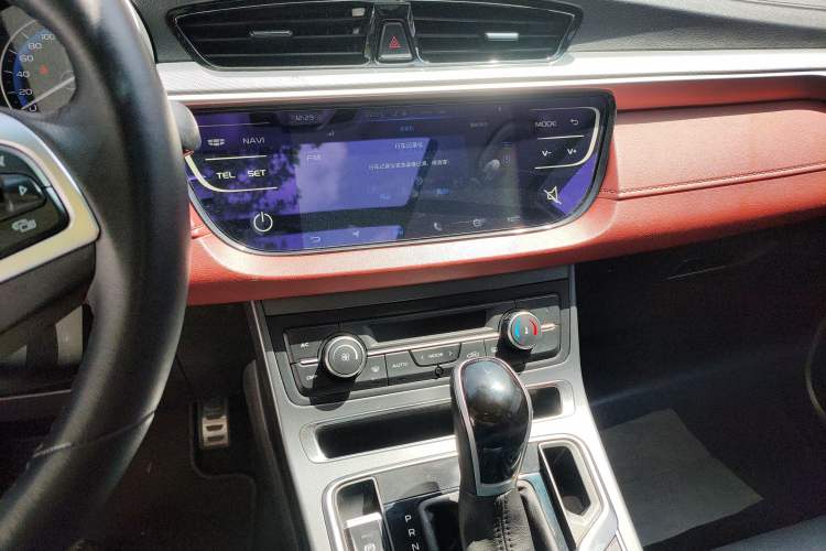 Used Geely Auto Vision S1 2019 Upgraded Model 1.5L CVT Luxury Version Audio And AC Panel