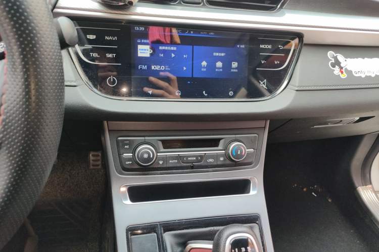 Used Geely Auto Vision S1 2019 Upgraded Model 1.5L Manual Elite Version Audio And AC Panel
