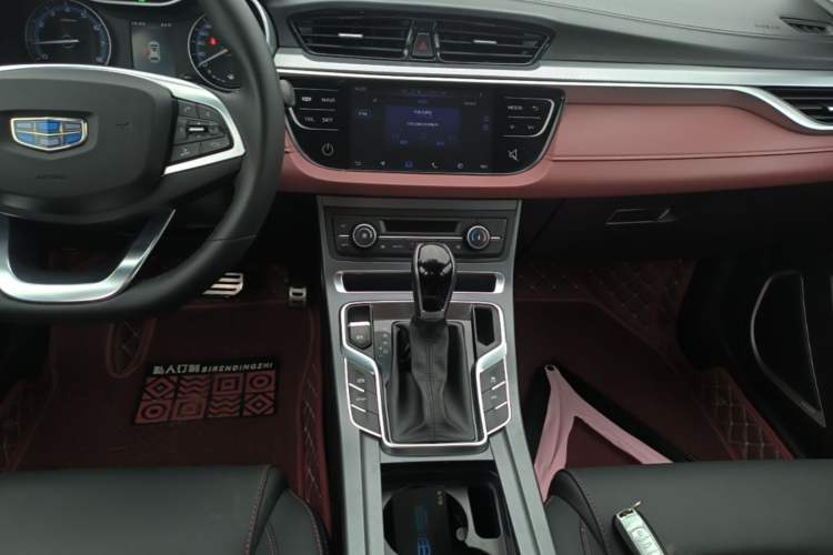 Used Geely Auto Vision S1 2019 Upgraded Model 1.5L CVT Luxury Version Audio And AC Panel