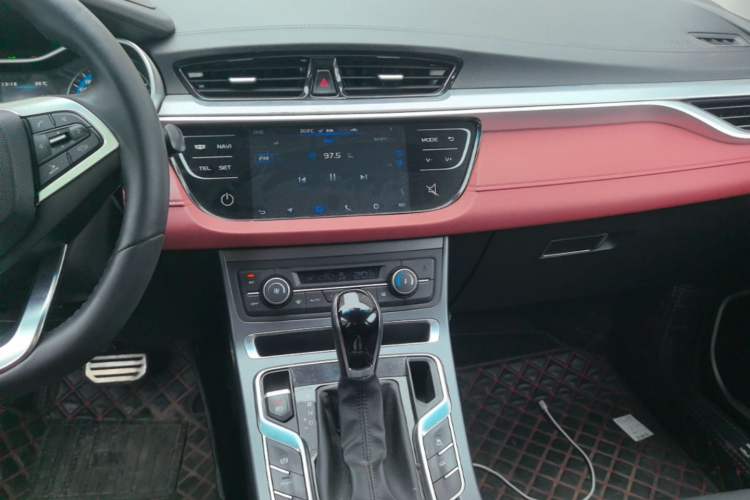 Used Geely Auto Vision S1 2019 Upgraded Model 1.5L CVT Luxury Version Audio And AC Panel