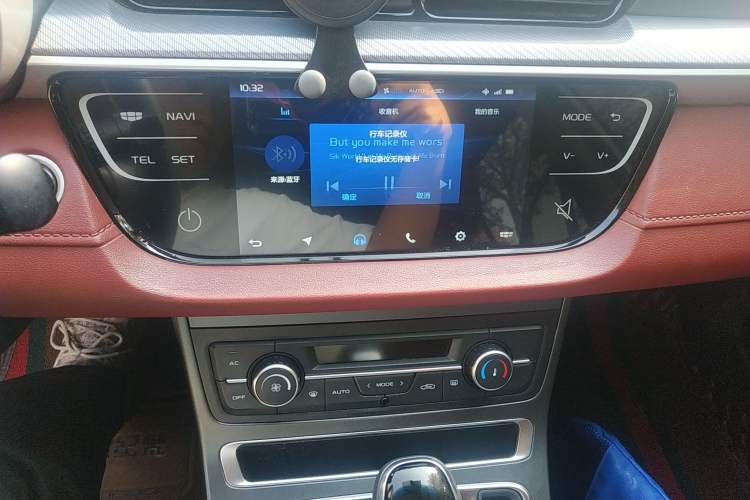 Used Geely Auto Vision S1 2019 Upgraded Model 1.5L CVT Luxury Version Audio And AC Panel