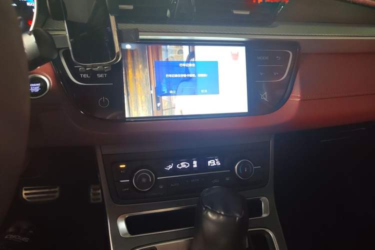 Used Geely Auto Vision S1 2019 Upgraded Model 1.5L CVT Luxury Version Audio And AC Panel