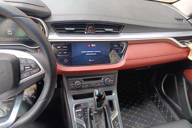 Used Geely Auto Vision S1 2019 Upgraded Model 1.4T CVT Prestige Edition Audio And AC Panel