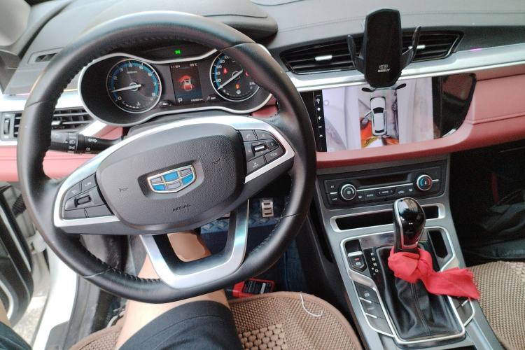 Used Geely Auto Vision S1 2019 Upgraded Model 1.5L CVT Luxury Version Center Console