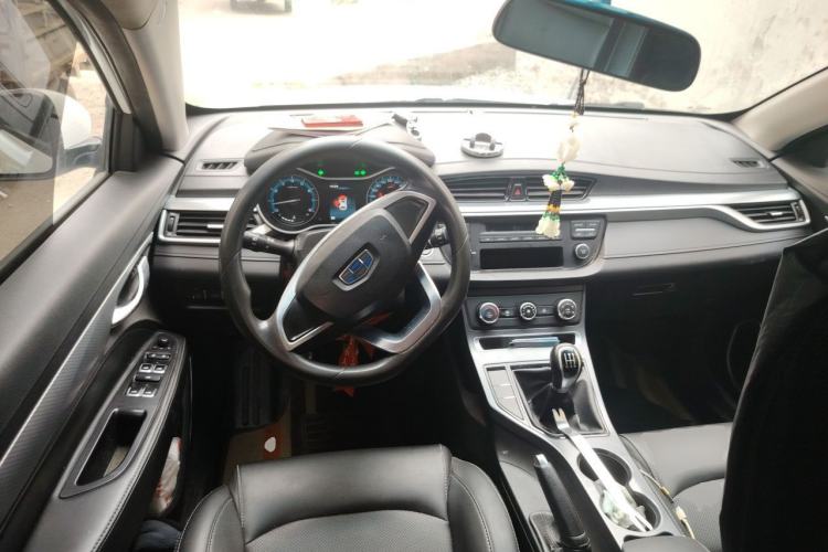 Used Geely Auto Vision S1 2019 Upgraded Model 1.5L Manual Happiness Edition Center Console