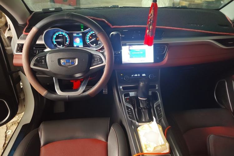 Used Geely Auto Vision S1 2019 Upgraded Model 1.5L CVT Luxury Version Center Console