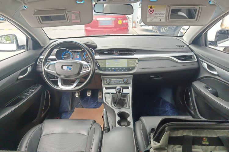 Used Geely Auto Vision S1 2019 Upgraded Model 1.5L Manual Elite Version Center Console