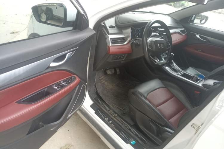 Used Geely Auto Vision S1 2019 Upgraded Model 1.5L CVT Luxury Version Driver Seat