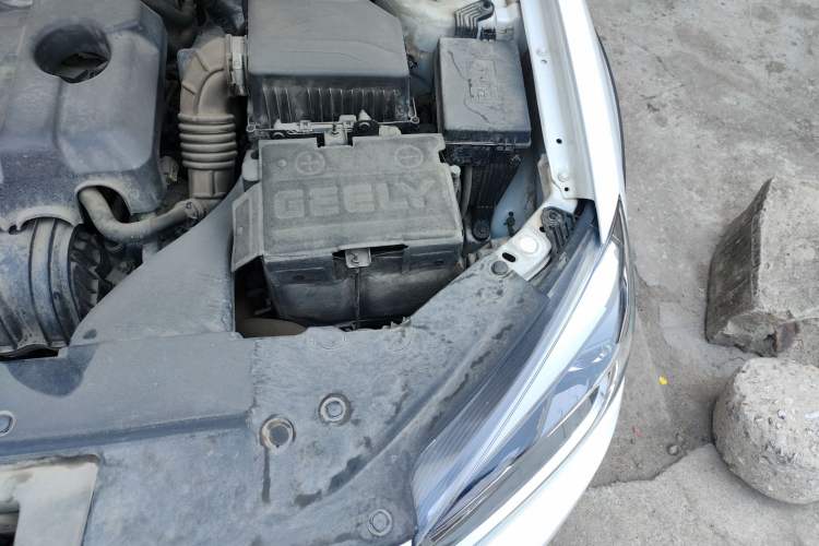 Used Geely Auto Vision S1 2019 Upgraded Model 1.5L Manual Elite Version Engine Bay Left