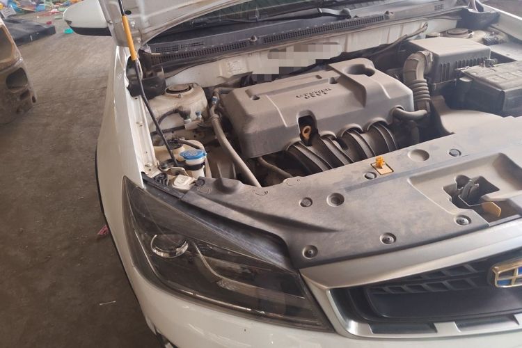 Used Geely Auto Vision S1 2019 Upgraded Model 1.5L CVT Luxury Version Engine Bay Right