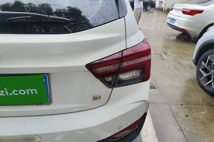 Used Geely Auto Vision S1 2019 Upgraded Model 1.5L Manual Elite Version Exterior 3