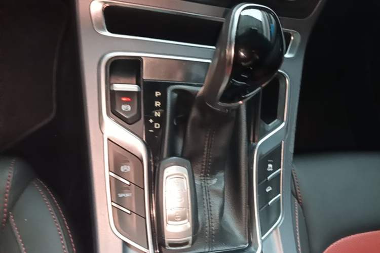 Used Geely Auto Vision S1 2019 Upgraded Model 1.5L CVT Luxury Version Gear Lever