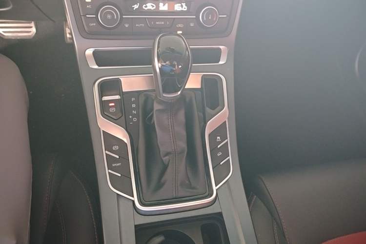 Used Geely Auto Vision S1 2019 Upgraded Model 1.5L CVT Luxury Version Gear Lever