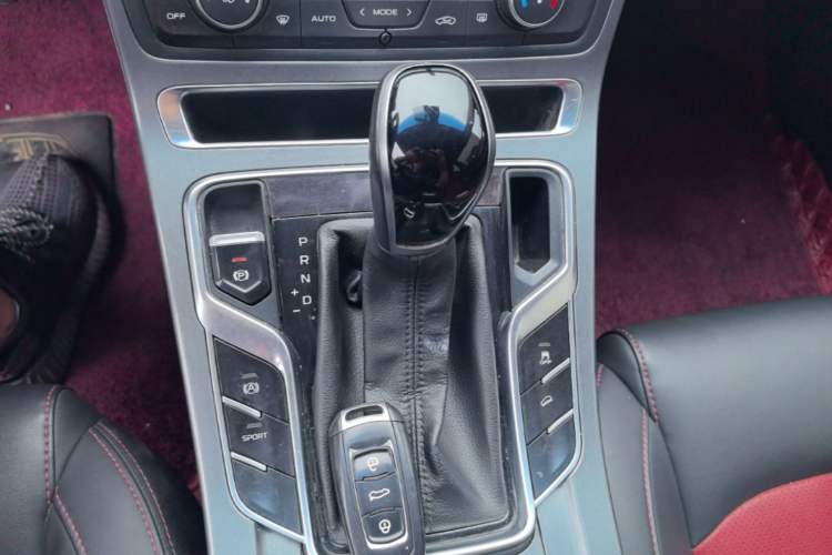 Used Geely Auto Vision S1 2019 Upgraded Model 1.5L CVT Luxury Version Gear Lever