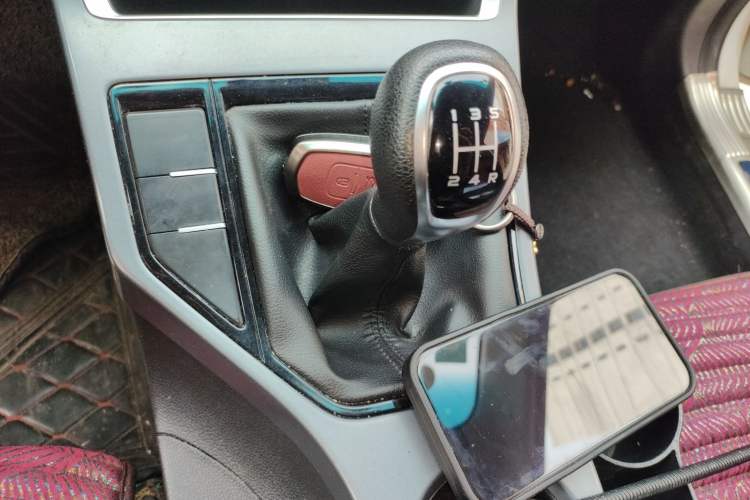 Used Geely Auto Vision S1 2019 Upgraded Model 1.5L Manual Elite Version Gear Lever