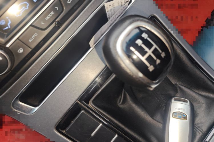 Used Geely Auto Vision S1 2019 Upgraded Model 1.5L Manual Elite Version Gear Lever