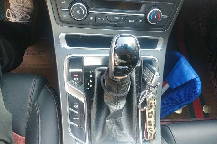 Used Geely Auto Vision S1 2019 Upgraded Model 1.5L CVT Luxury Version Gear Lever