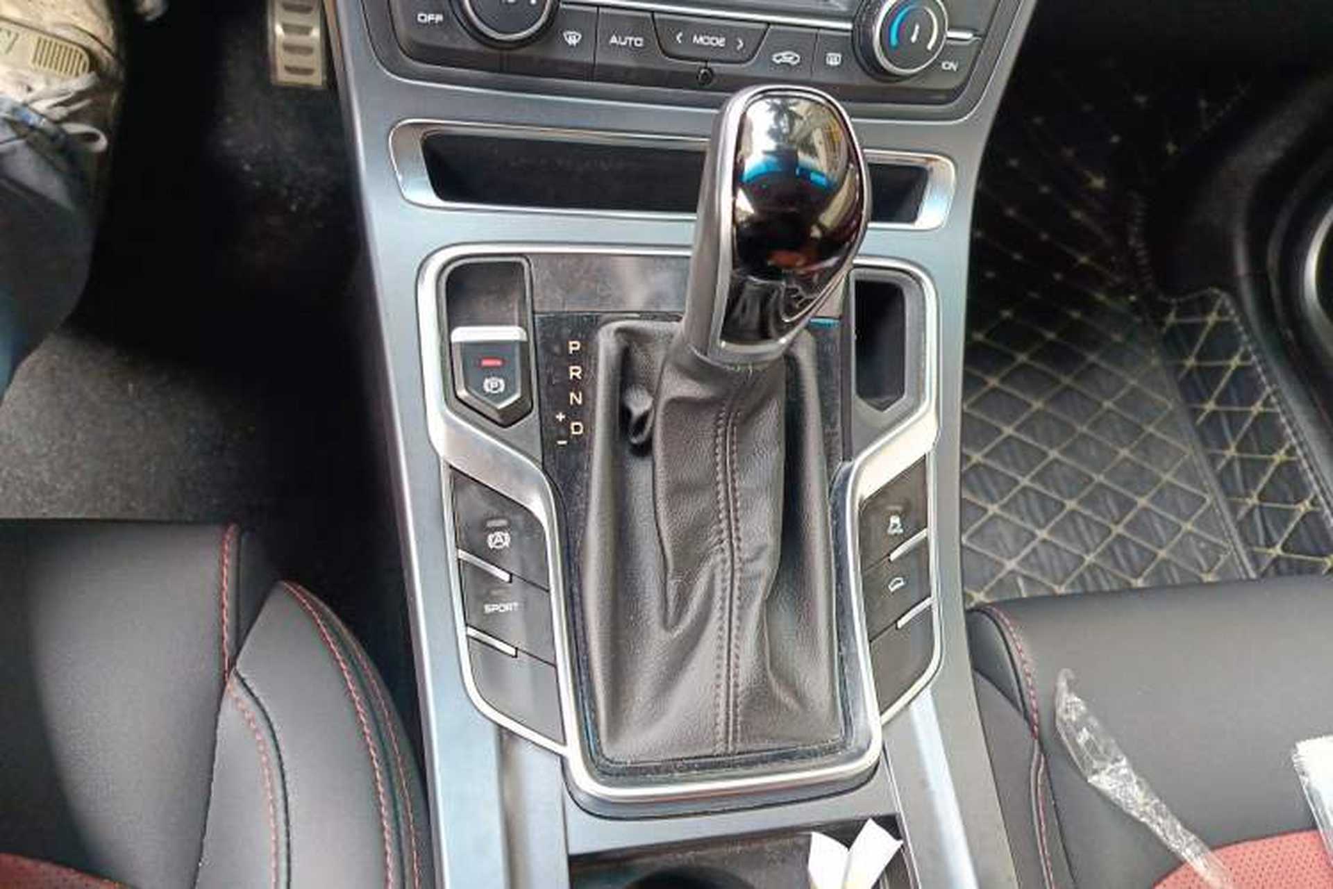 Used Geely Auto Vision S1 2019 Upgraded Model 1.4T CVT Prestige Edition Gear Lever