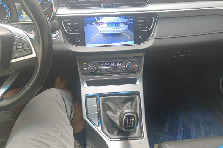 Used Geely Auto Vision S1 2019 Upgraded Model 1.5L Manual Elite Version Gear Lever