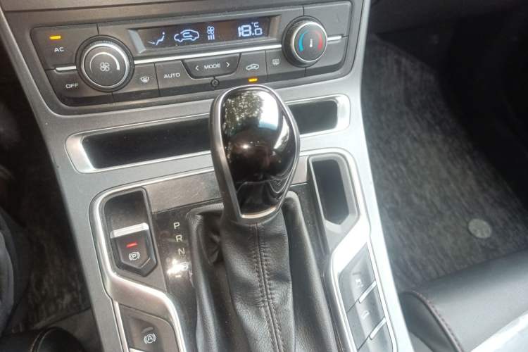 Used Geely Auto Vision S1 2019 Upgraded Model 1.5L CVT Luxury Version Gear Lever