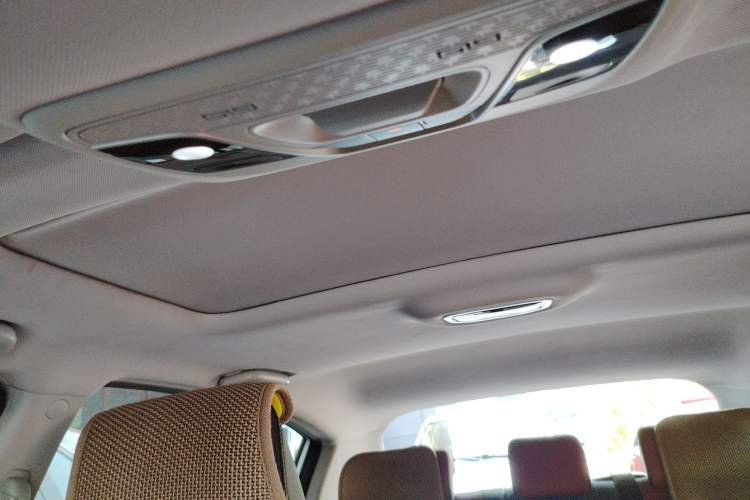 Used Geely Auto Vision S1 2019 Upgraded Model 1.5L CVT Luxury Version Headliner