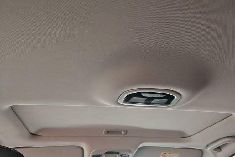Used Geely Auto Vision S1 2019 Upgraded Model 1.5L CVT Luxury Version Headliner