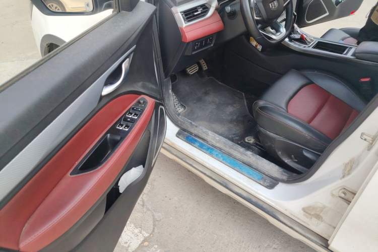 Used Geely Auto Vision S1 2019 Upgraded Model 1.5L CVT Luxury Version Interior 3