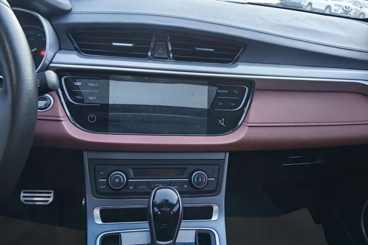 Used Geely Auto Vision S1 2019 Upgraded Model 1.5L CVT Luxury Version Interior 3