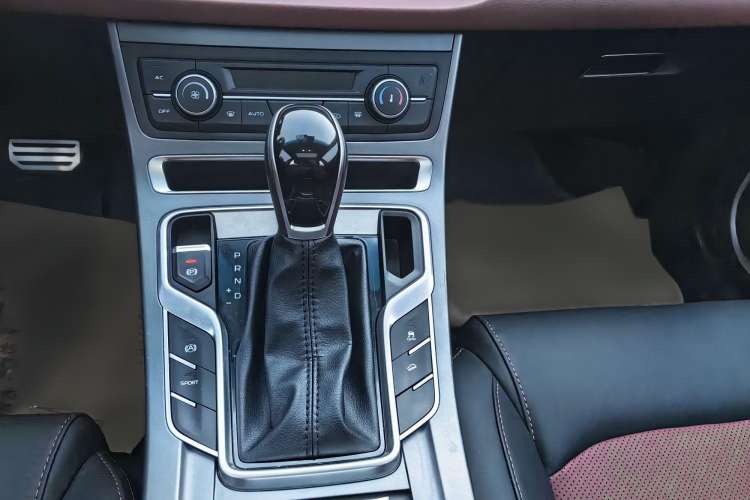 Used Geely Auto Vision S1 2019 Upgraded Model 1.5L CVT Luxury Version Interior 4