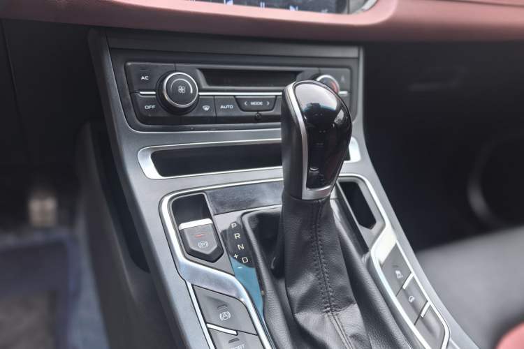 Used Geely Auto Vision S1 2019 Upgraded Model 1.5L CVT Luxury Version Interior 7