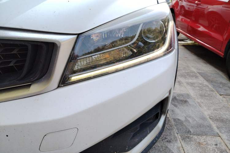 Used Geely Auto Vision S1 2019 Upgraded Model 1.5L CVT Luxury Version Left Front Headlight