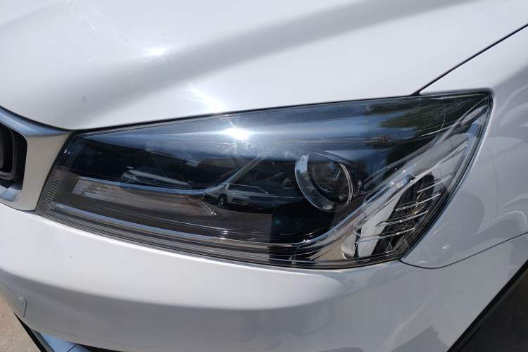 Used Geely Auto Vision S1 2019 Upgraded Model 1.5L CVT Luxury Version Left Front Headlight