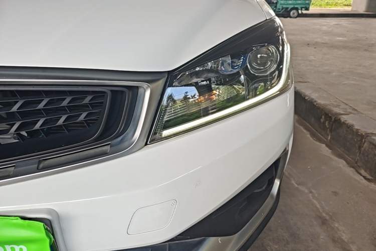 Used Geely Auto Vision S1 2019 Upgraded Model 1.5L CVT Luxury Version Left Front Headlight