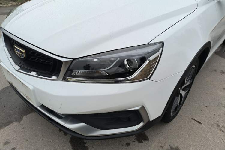 Used Geely Auto Vision S1 2019 Upgraded Model 1.5L CVT Luxury Version Left Front Headlight