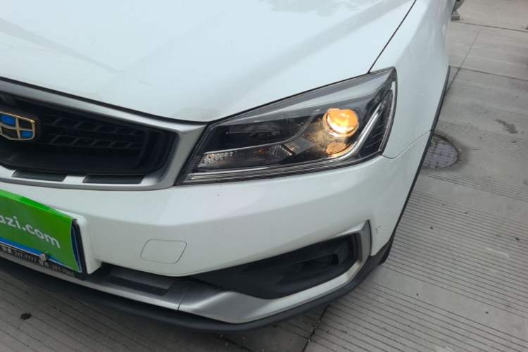 Used Geely Auto Vision S1 2019 Upgraded Model 1.5L CVT Luxury Version Left Front Headlight