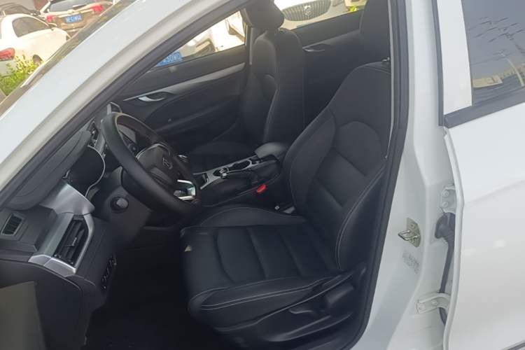 Used Geely Auto Vision S1 2019 Upgraded Model 1.5L Manual Happiness Edition Left Front Seat