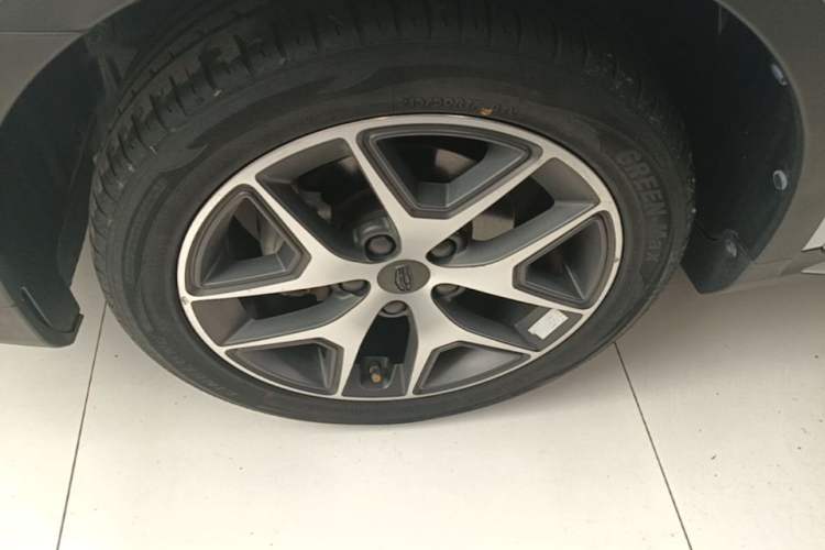 Used Geely Auto Vision S1 2019 Upgraded Model 1.5L CVT Luxury Version Left Front Wheel Hub