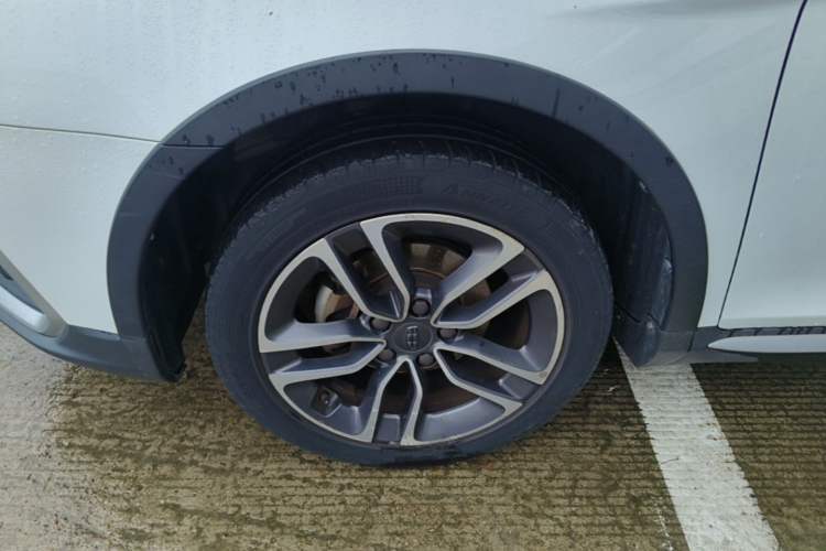 Used Geely Auto Vision S1 2019 Upgraded Model 1.5L Manual Elite Version Left Front Wheel Hub