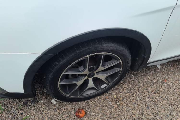 Used Geely Auto Vision S1 2019 Upgraded Model 1.5L CVT Luxury Version Left Front Wheel Hub