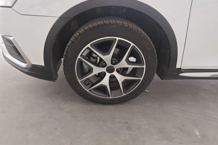 Used Geely Auto Vision S1 2019 Upgraded Model 1.5L CVT Luxury Version Left Front Wheel Hub