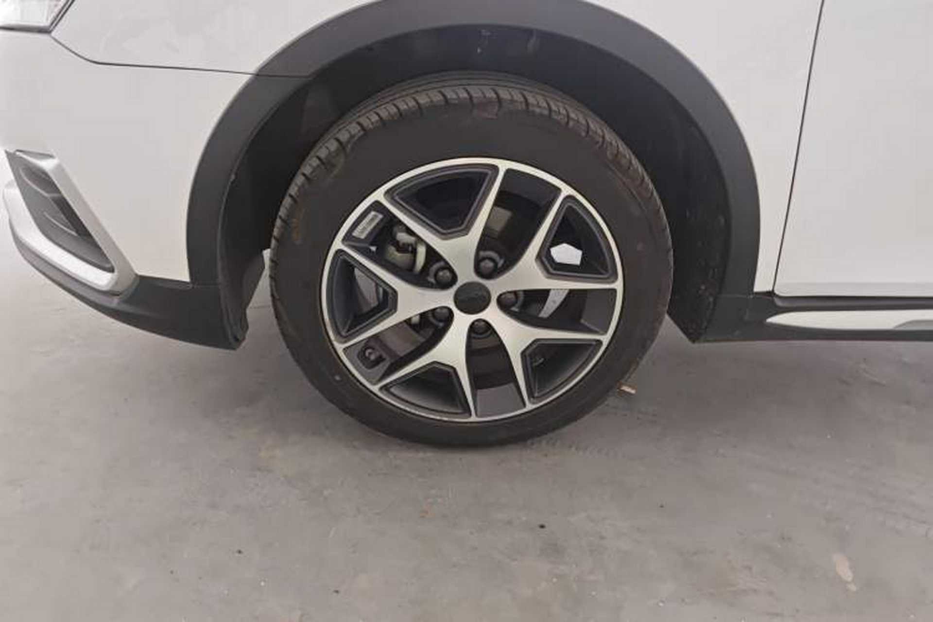 Used Geely Auto Vision S1 2019 Upgraded Model 1.5L CVT Luxury Version Left Front Wheel Hub