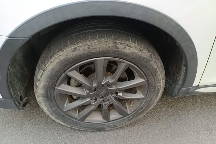 Used Geely Auto Vision S1 2019 Upgraded Model 1.5L CVT Asian Games Edition Left Front Wheel Hub