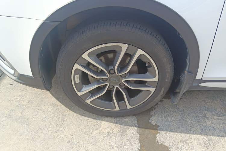 Used Geely Auto Vision S1 2019 Upgraded Model 1.5L Manual Elite Version Left Front Wheel Hub